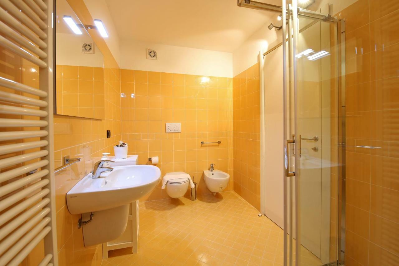 Bellagio Dreams Apt, Pool, With Private Garden, Near Lake ภายนอก รูปภาพ