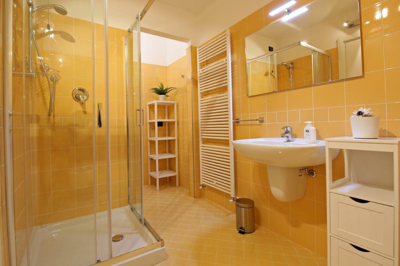 Bellagio Dreams Apt, Pool, With Private Garden, Near Lake ภายนอก รูปภาพ
