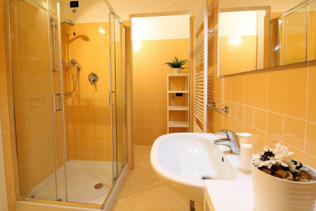 Bellagio Dreams Apt, Pool, With Private Garden, Near Lake ภายนอก รูปภาพ